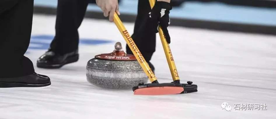 冰壶是冰块做的吗？来看下加工过程