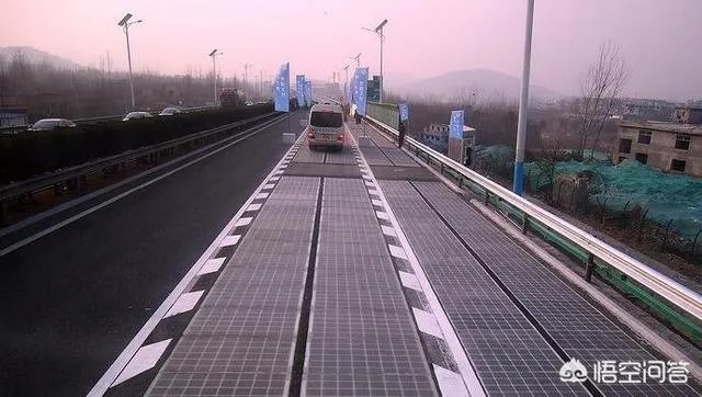 济南世界首条光伏高速公路上的太阳能电池板遭破坏,而且还被偷,这事你怎么看?