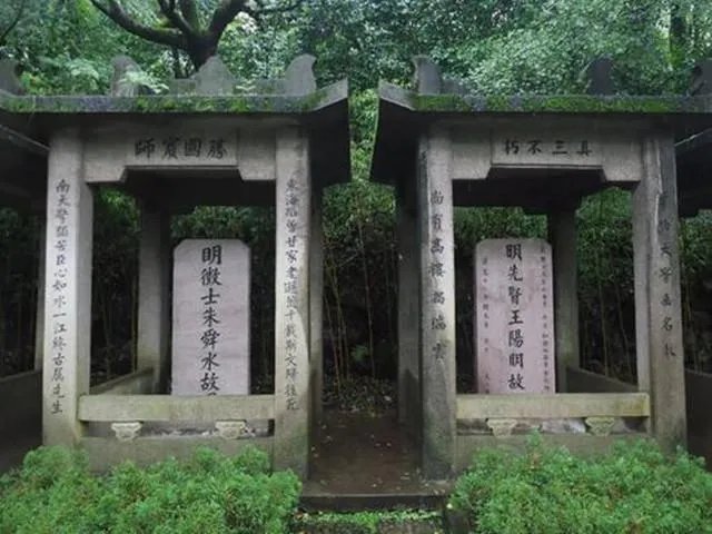 日本葬着一位中国人,中国后代前去扫墓,德川家族还要亲自陪同,是谁呢?