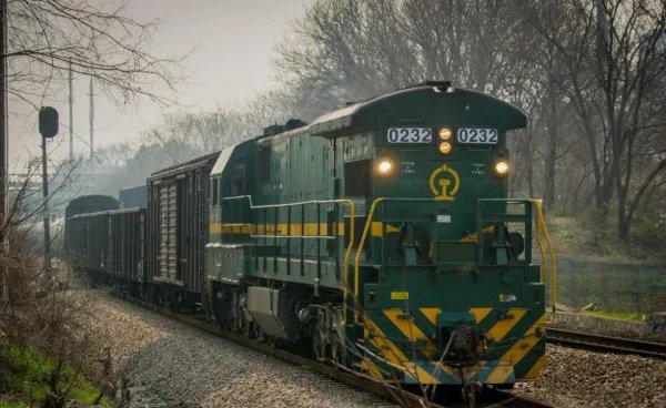 火车连续发出两声长鸣表示什么