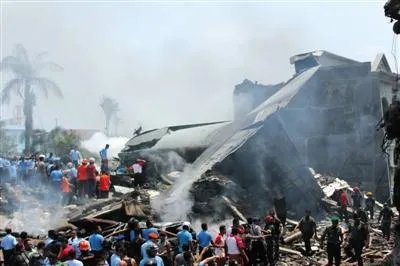 印尼载62人飞机坠毁，其中有什么奇怪细节？