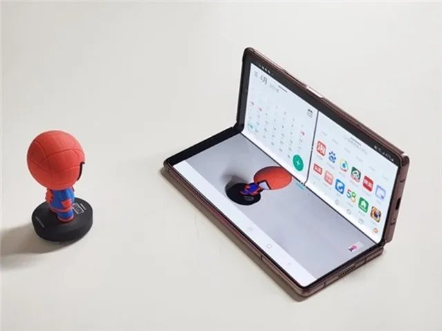 三星Galaxy Z Fold2 5G：最适合职场精英的折叠屏手机