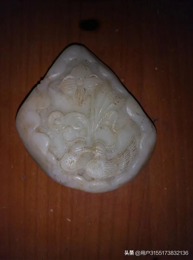 石友们，把你们的新疆和田玉、籽料原石和天然奇石发个图出来让石友们看看学习下？