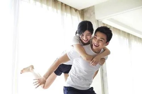 撒娇女孩最好命，一直撒娇的女孩子真的能有人忍受吗？