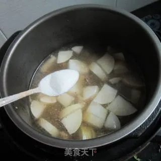 牛腩炖萝卜