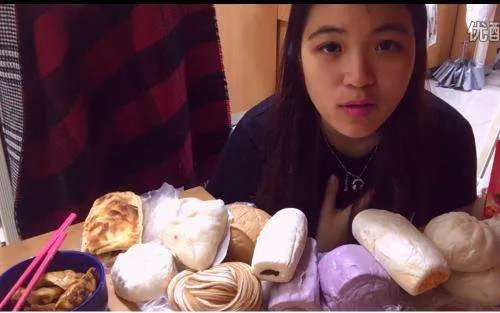 大胃王吃播催吐,催吐会给身体带来哪些伤害?