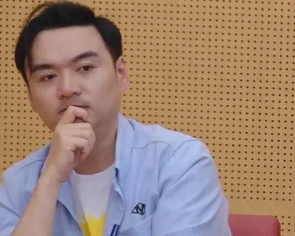 阿Kenn怎么了，为何会突然抱头痛哭？