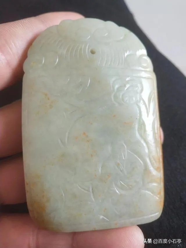 石友们，把你们的新疆和田玉、籽料原石和天然奇石发个图出来让石友们看看学习下？