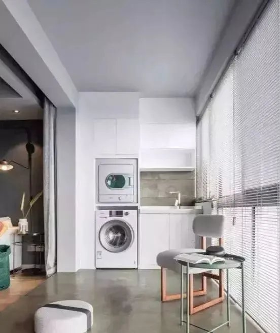 原来阳台要这样装,一下解决两个问题,洗衣、收纳两全其美!