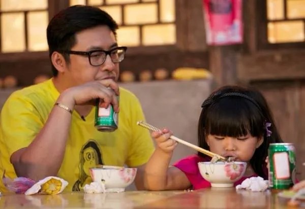 为什么绝大多数的明星家的孩子都会去国外读书？