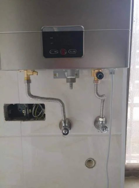 燃气热水器燃气管怎么接