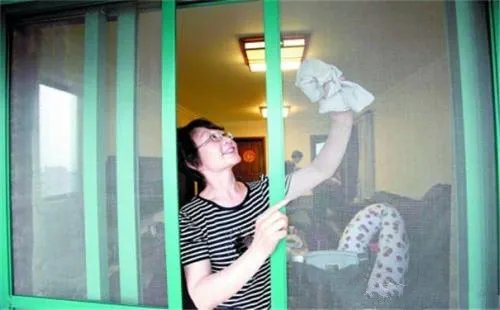 纱窗怎么清洗 5种纱窗清洁妙招