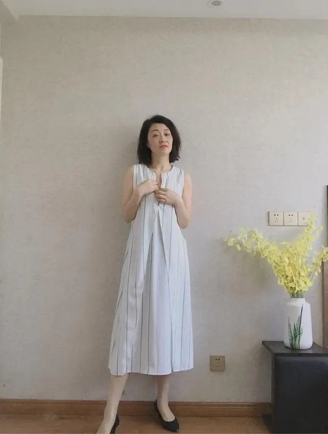 大家能否推荐下适合职场女性的服装品牌？穿上走路带风那种？