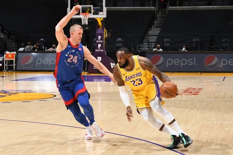 湖人四连胜都是面临弱队，他们打强队还有优势吗？