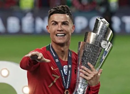 C罗斩获欧洲杯金靴后发声,他说了些什么?