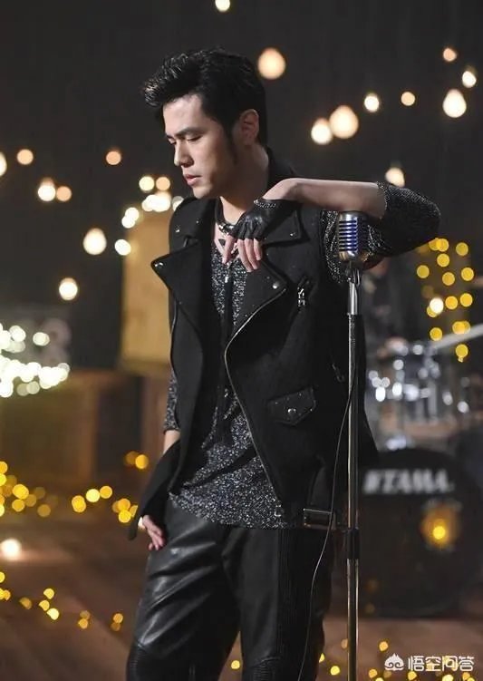 2018年《中国好声音》中哪位导师的唱功实力比较强？为什么？