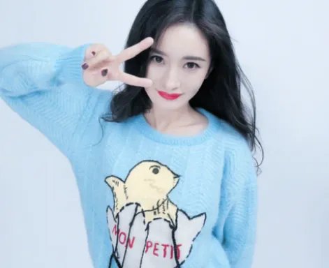 杨幂爸爸回应女儿伤情:一切都好,她在节目中是如何受伤的?