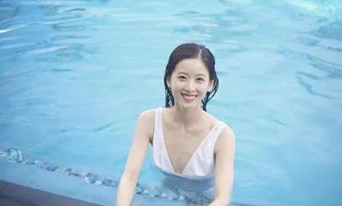 章泽天为什么被人诟病,仅仅是因为她装清纯么?