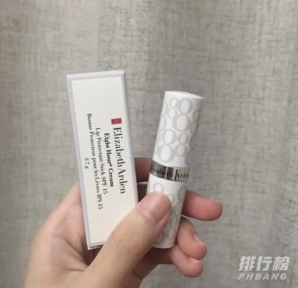 润唇膏什么牌子最好滋润不油腻_最好的润唇膏排行榜前十名
