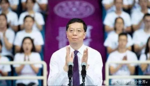 在工地搬砖的林万东,收到清华录取通知书时当场落泪,后来怎么样?