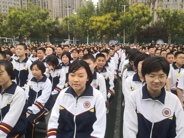 旌阳区：14岁少女厌学离家，民警助其重回学校, 你怎么看？