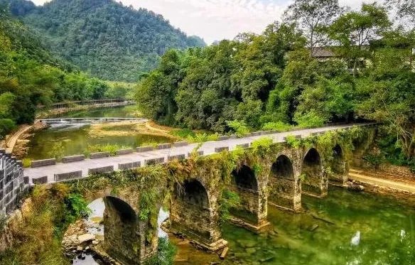 贵阳一日游必去景点推荐