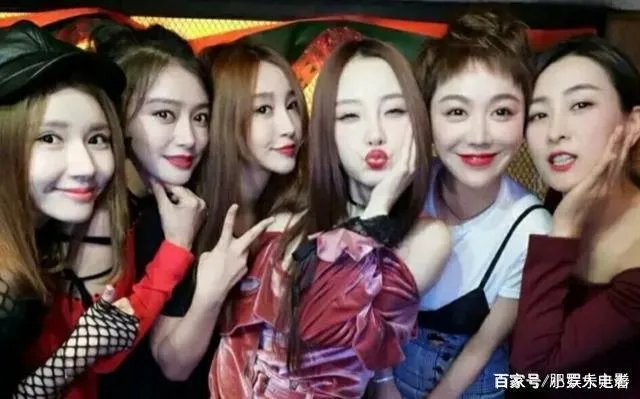 李易峰王一博否认恋情，3000万顶流瓜成谜？