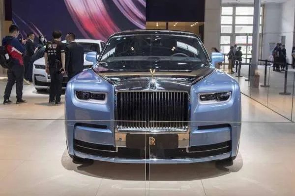 劳斯莱斯回应拼多多122万元补贴被赞，这就是劳斯莱斯和特斯拉的区别吗？