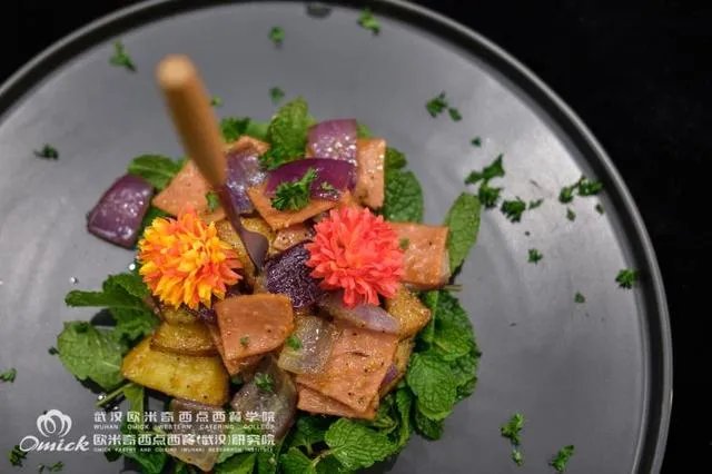 武汉有什么靠谱的学西餐的地方吗？