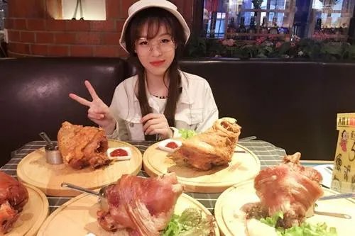 大胃王吃播会给我们带来哪些负面影响？