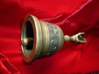 系铃铛的拼音是什么