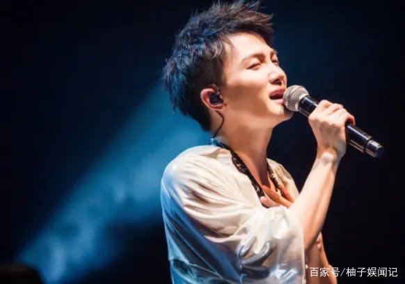 周深为保护嗓子,不吃土豆丝、米饭剪掉两头尖,和郭德纲有啥关系?