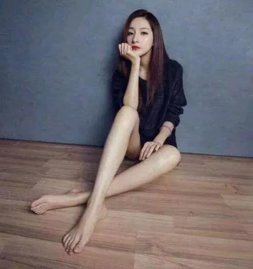 世界杯解说团中杨茗茗是什么来头？为什么能和众多名嘴同框？