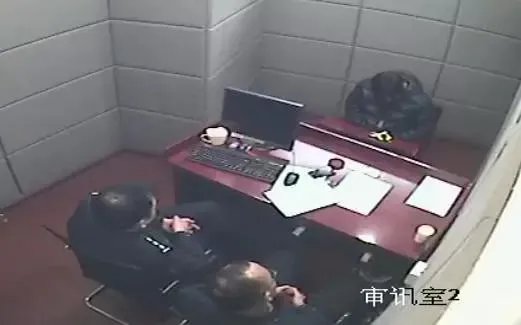 男子“八进宫”在派出所痛哭，老婆每次说同一句话“我们等你回来”，这事你怎么看？