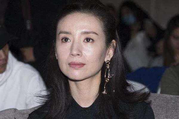 董洁和梁朝伟的关系终于被曝光，潘粤明也被蒙在鼓里，究竟发生了什么