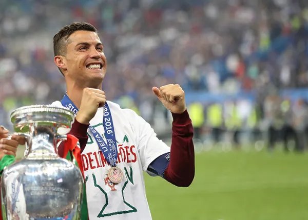 C罗斩获欧洲杯金靴后发声,他说了些什么?