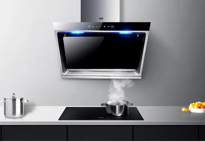 油烟机插头在哪个位置