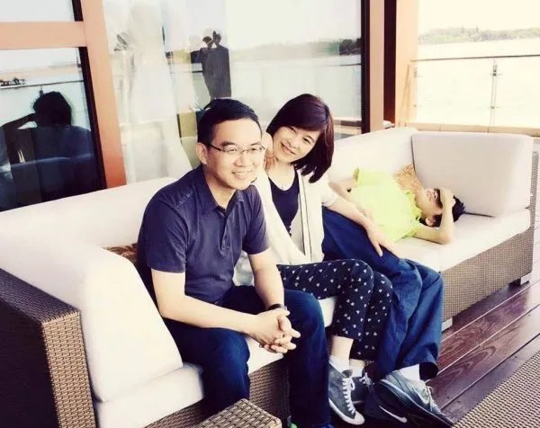 郎永淳52岁妻子曝光，这个女人是什么来历？