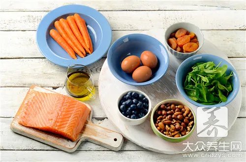  小学生营养午餐食谱图