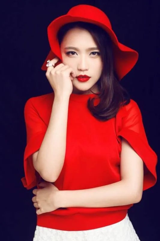 歌词里有你是谁的某某某的歌名是什么