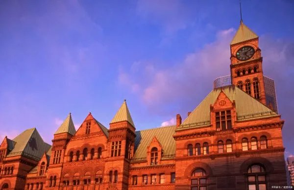 惠灵顿维多利亚大学是一所著名的大学,那么这所大学的艺术学院怎么样?