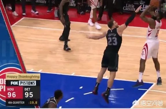 火箭队客场加时116:111不敌活塞，哈登关键时刻两次失误，怎么评价他的表现？