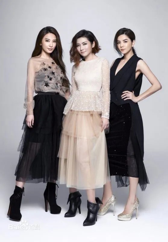 Ella陈嘉桦的组合其他两个叫什么名字