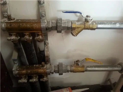 地暖分水器如何打开