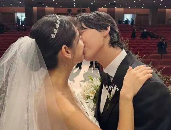 朴信惠公开产后近况，她和崔泰俊是怎么认识在一起的？