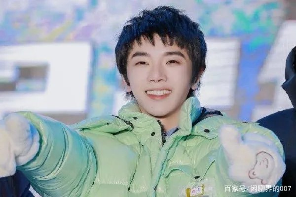 一件事情华晨宇也在微博里面阐述了一个这个女儿真的是非常的可爱