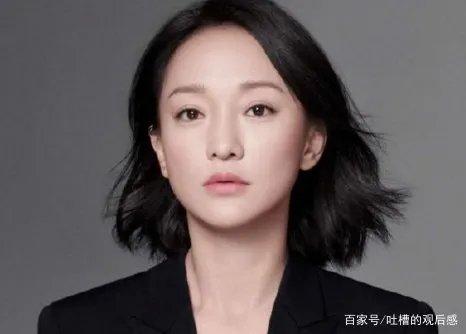 周迅和绯闻男友聚餐被拍，素颜出镜穿着随意，她的状态如何？