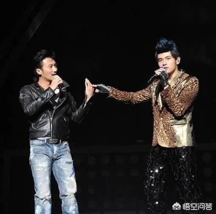 2018年《中国好声音》中哪位导师的唱功实力比较强？为什么？