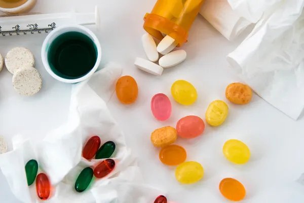 感冒药也能吃死人？专家提醒：安全用药避免肾损伤，需要注意这4点