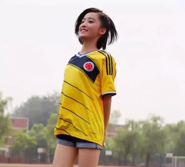 世界杯解说团中杨茗茗是什么来头？为什么能和众多名嘴同框？